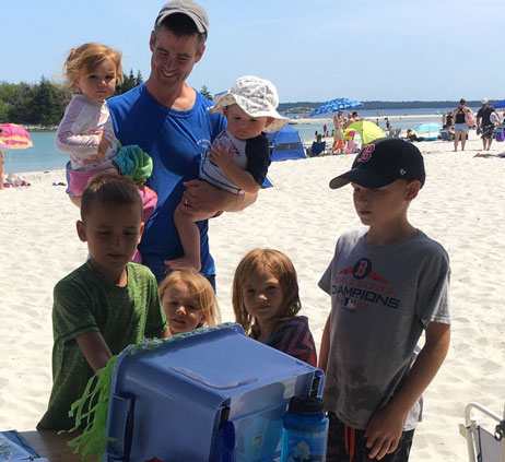 eel-grass-engagement-family-aug-2019